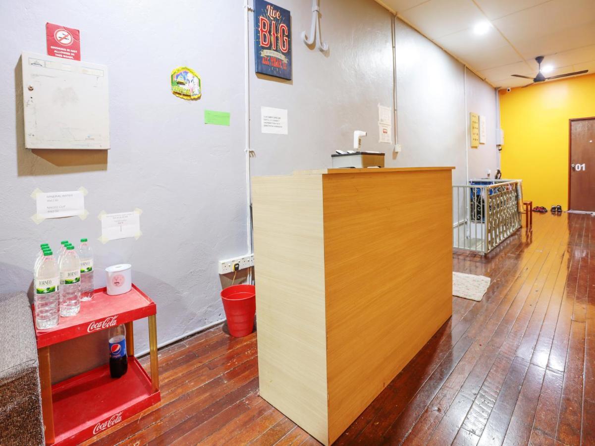 Hotel Spot On 90610 Loft Waterfront Kuching Exterior foto