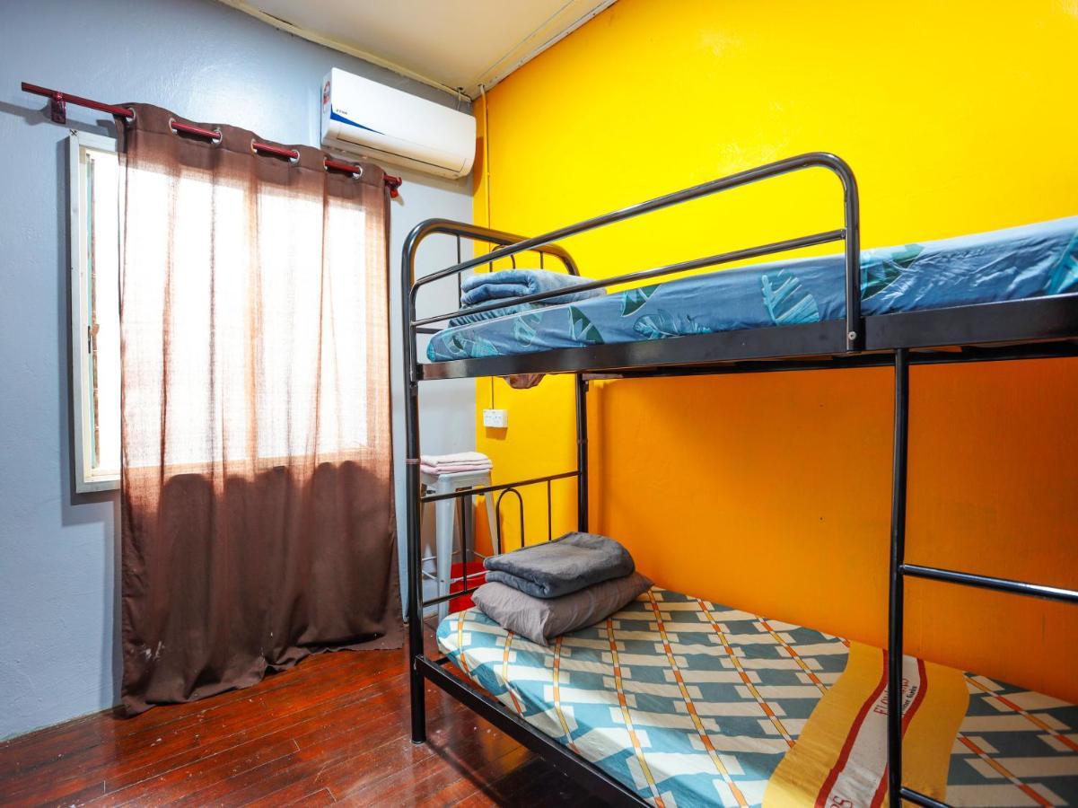 Hotel Spot On 90610 Loft Waterfront Kuching Exterior foto